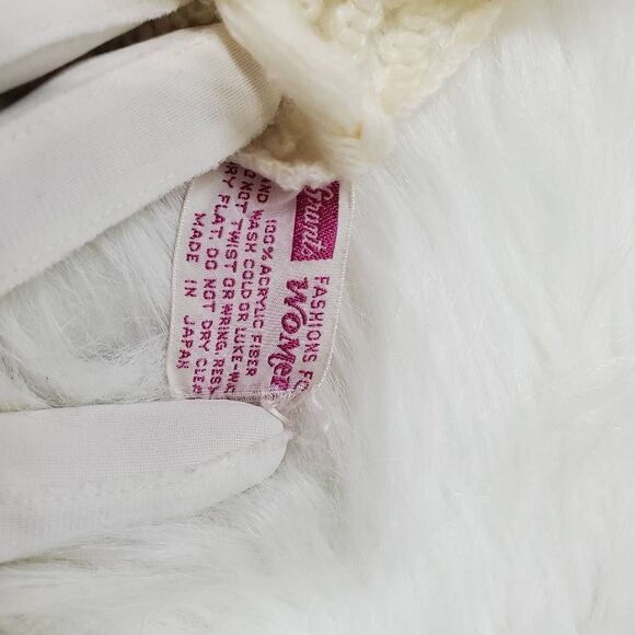 Woman's triangle cream scarf - Picture 6 of 7